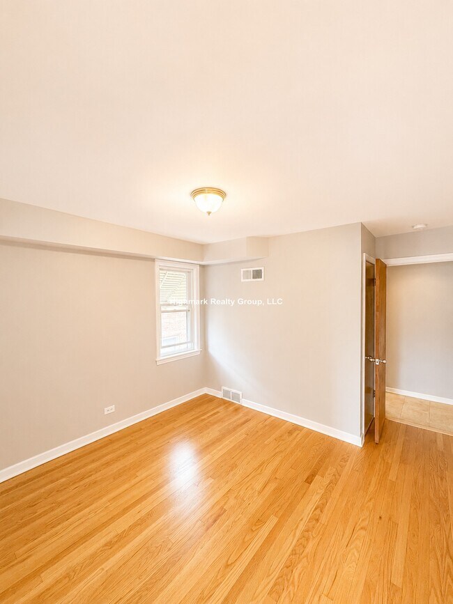 Building Photo - 8242 Kilpatrick Ave