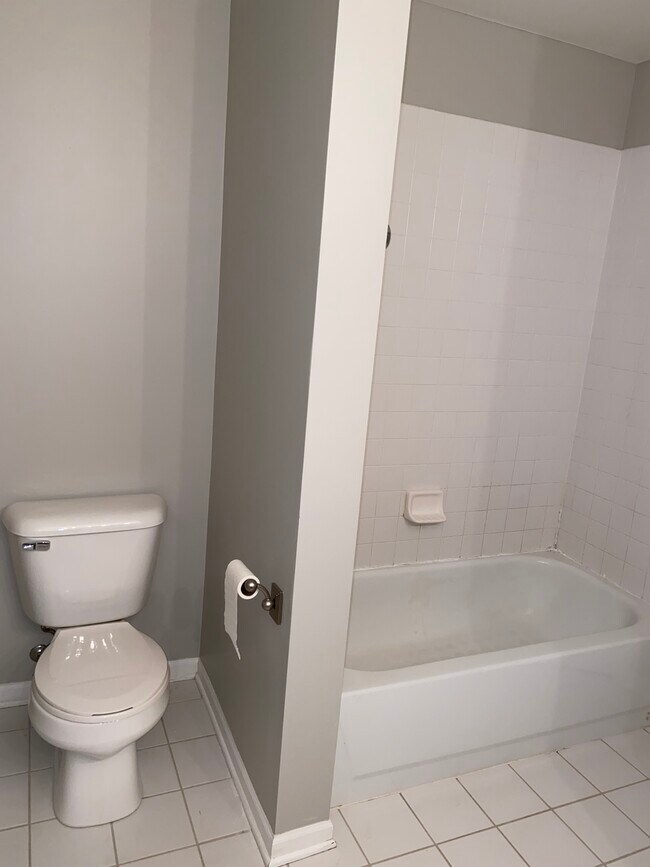 Second full bath - 39761 N Tee Side Ct
