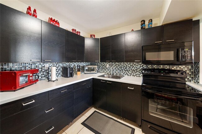 Building Photo - 2750 NE 183rd St