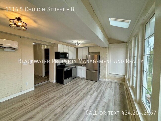 Primary Photo - 1316.5 Church St