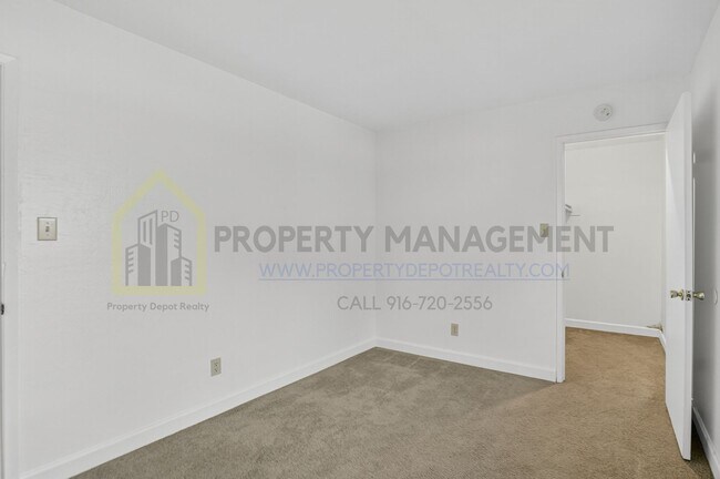 Building Photo - Arleta Ct
