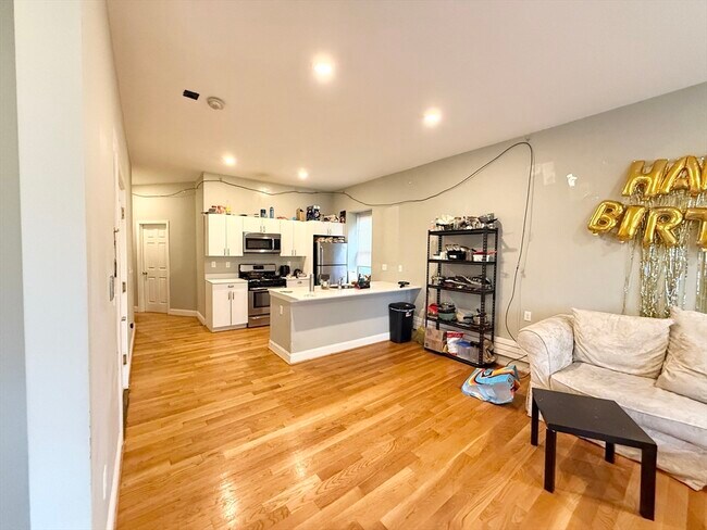 Building Photo - 301-305-305 Dudley St