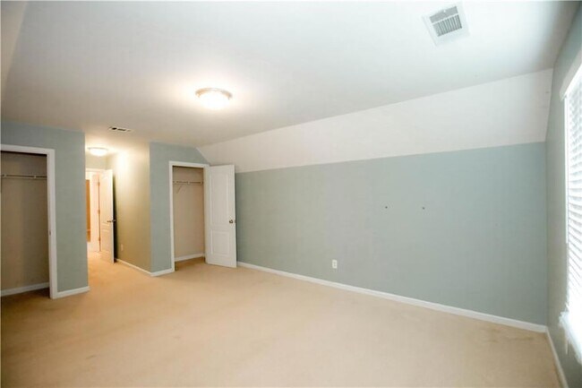 Building Photo - 1005 Landover Crossing