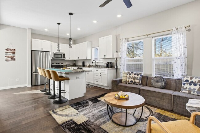 Building Photo - 518 Prospect St