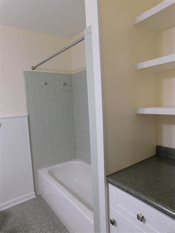 Building Photo - 127 N Wildwood Dr