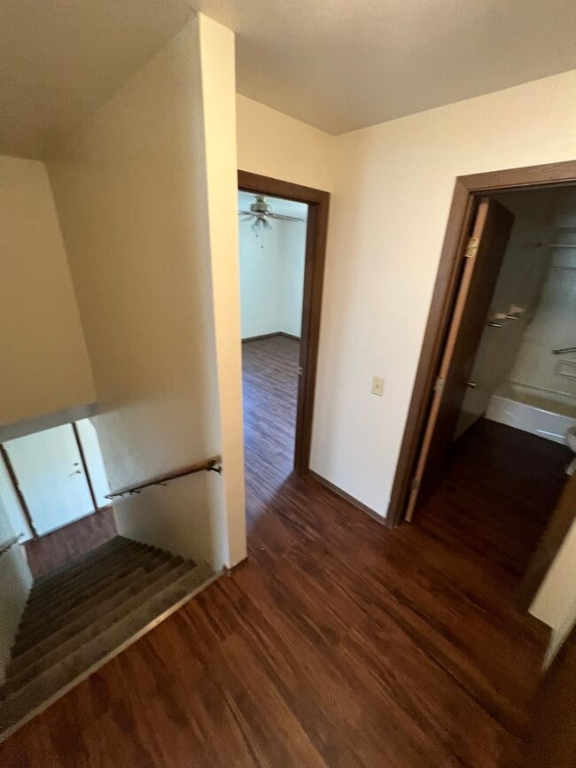 Building Photo - 3 bed/1.5 bath Duplex in Madison, WI