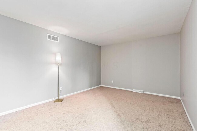 Building Photo - 361 E North St