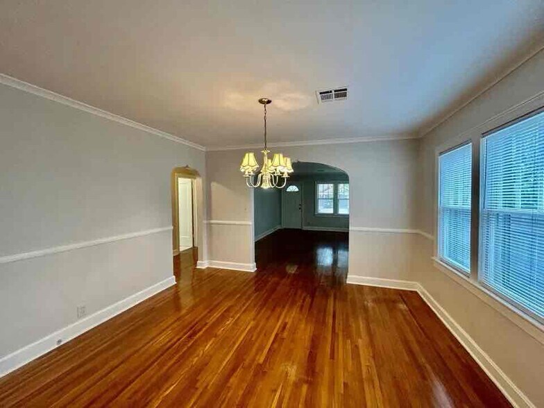 Building Photo - 1011 E 36th St