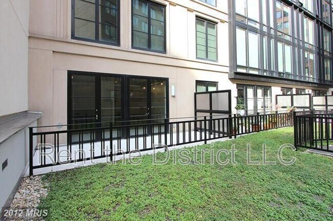 Building Photo - 1133 14th St NW