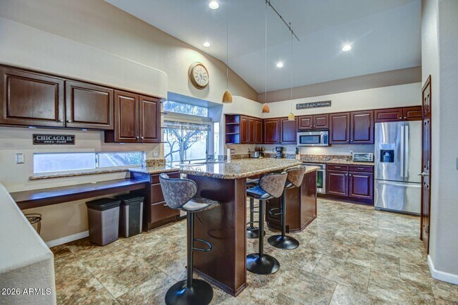 Building Photo - 1676 E Glenhaven Dr
