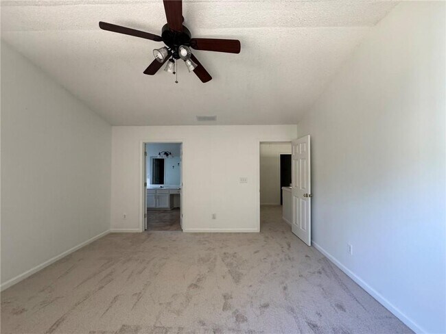 Building Photo - 527 Mullein Trace