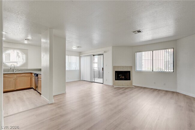 Building Photo - 5018 S Rainbow Blvd