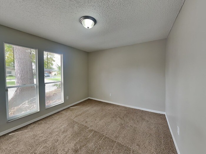 Building Photo - 595 Charles Carroll St