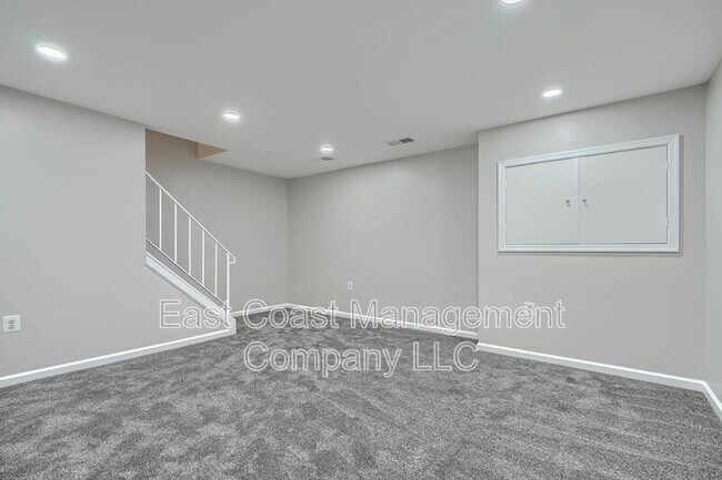 Building Photo - 26 King Richard Ct