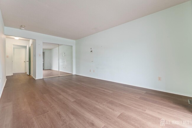 Building Photo - 147 Linda Ln