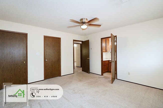 Building Photo - 160 Woodcliff Dr