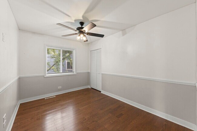 Building Photo - 2661 Prairieview Ln S