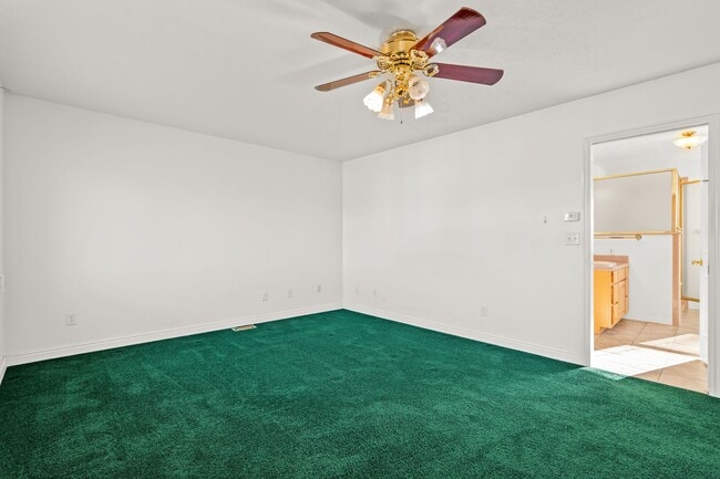 Building Photo - Spacious 4 Bedroom Home in Quiet Orem Neighborhood