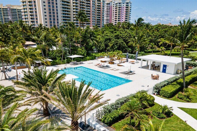Building Photo - 607 Ocean Dr