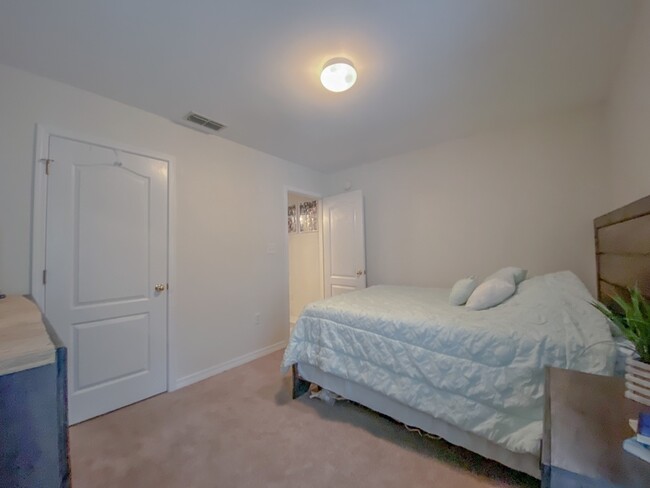 Building Photo - 115 Secret Harbor Dr