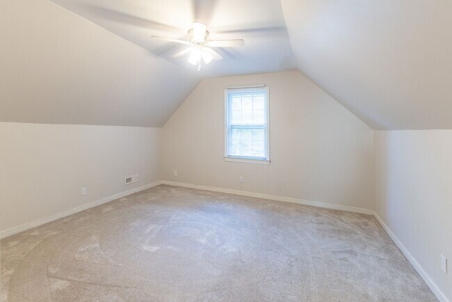 Building Photo - 4 Bedroom Home in North Chesterfield ***Available NOW***