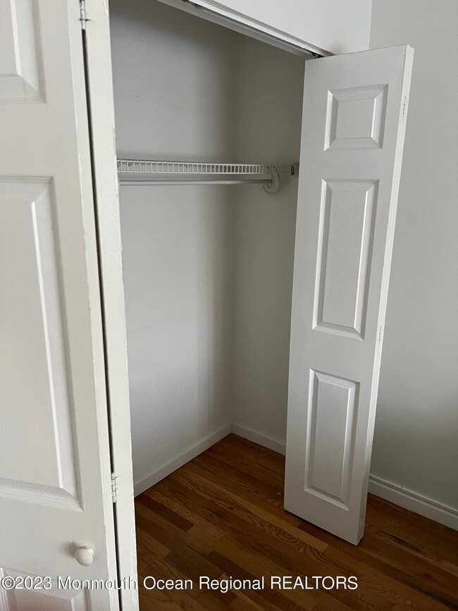 Building Photo - 304 4th Ave