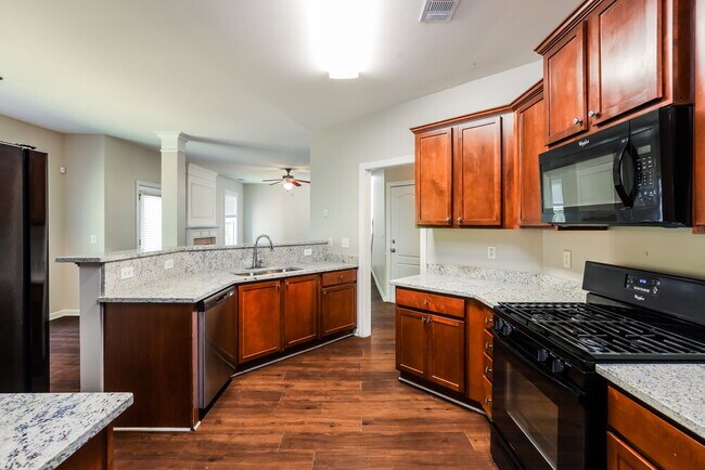 Building Photo - 3302 Southerland Ct