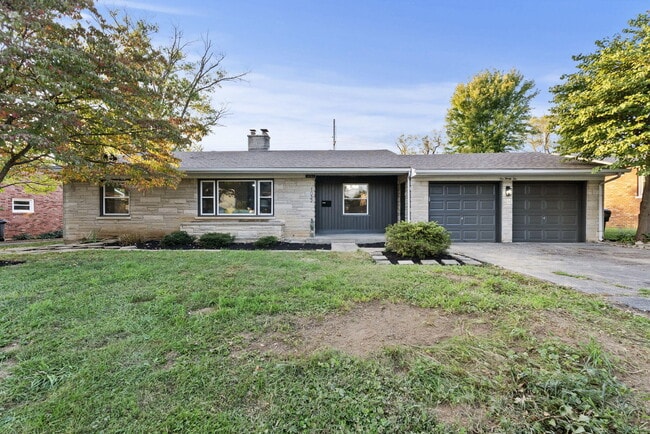 Primary Photo - 1032 Algonquin Trail