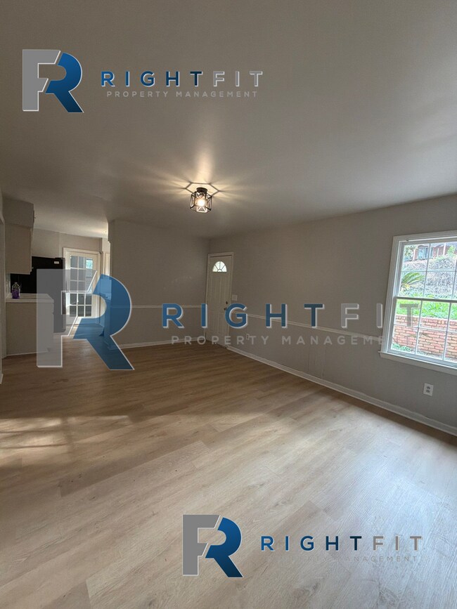 Building Photo - Cozy Columbus Home