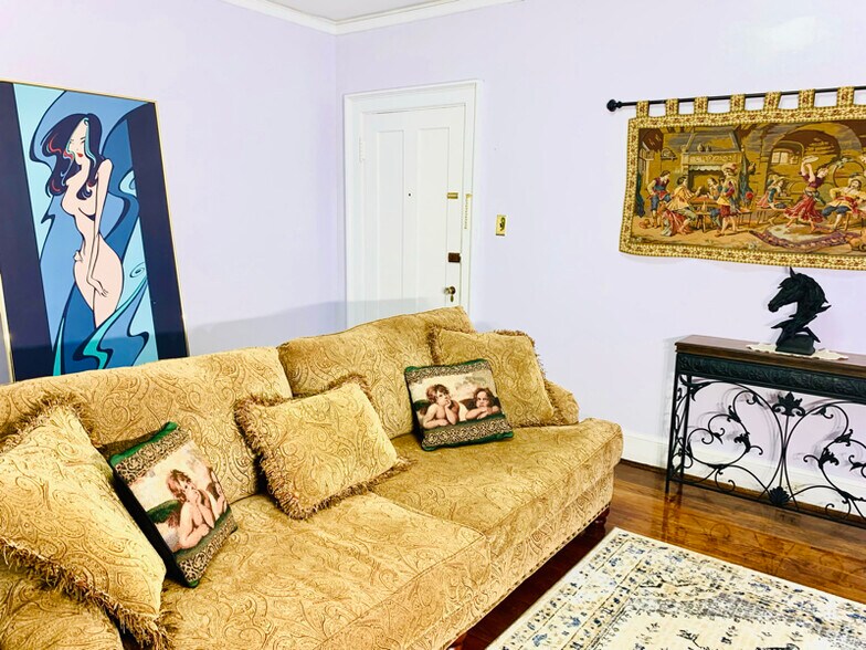 Building Photo - 211 S Princeton Cir