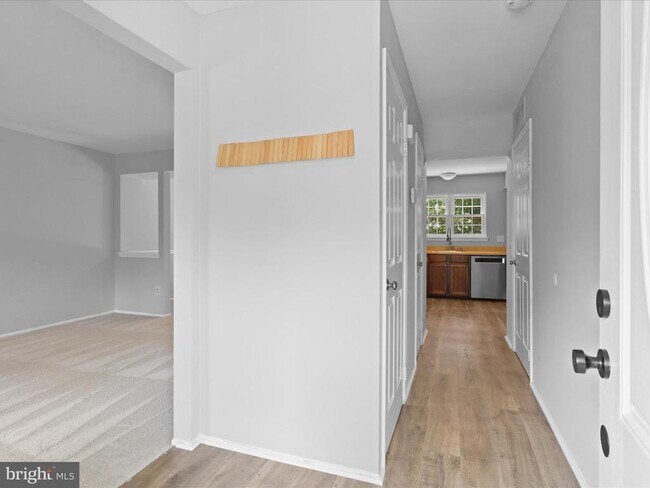 Building Photo - 6014 Martins Landing Ln