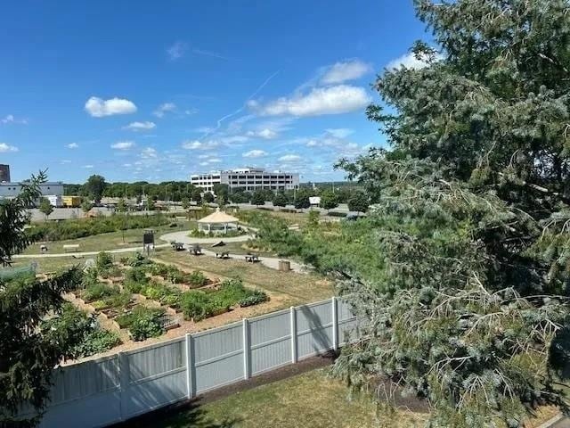 Building Photo - 700 10th St