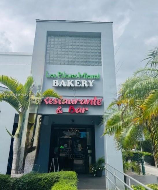 Building Photo - 2425 NE 135th St