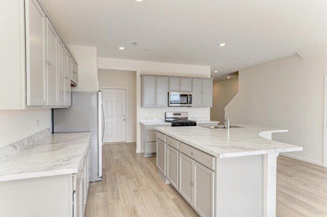 Building Photo - 5956 Hawkweed Dr