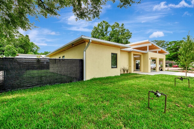 Building Photo - 2144 Webber St