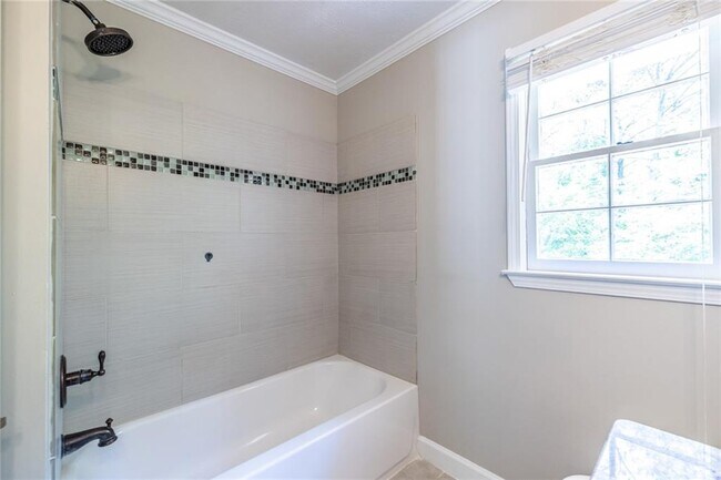 Building Photo - 1093 Wash Lee Dr SW