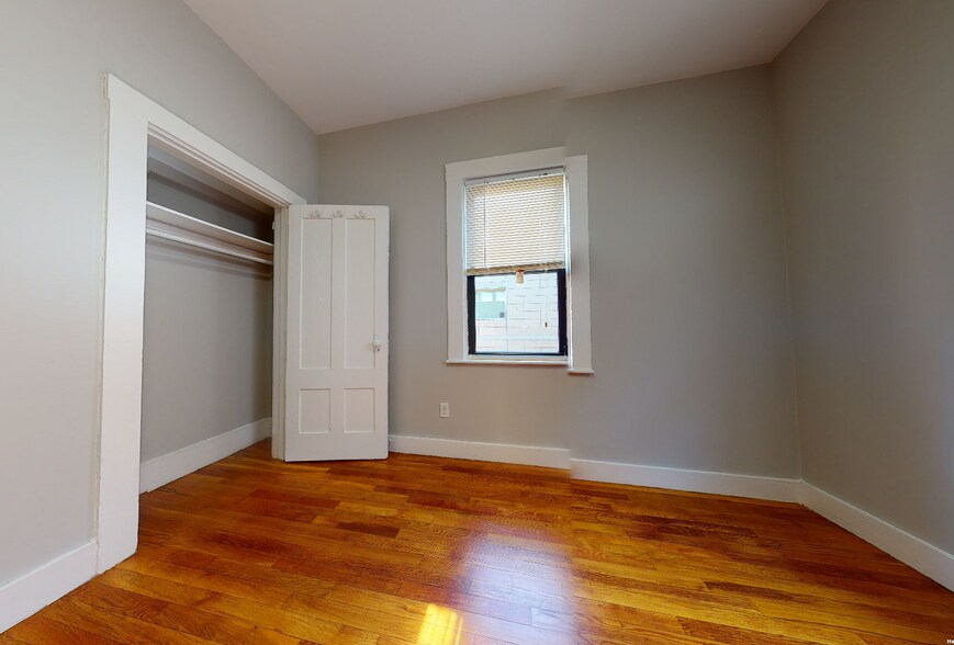 Building Photo - 69 Dunster St