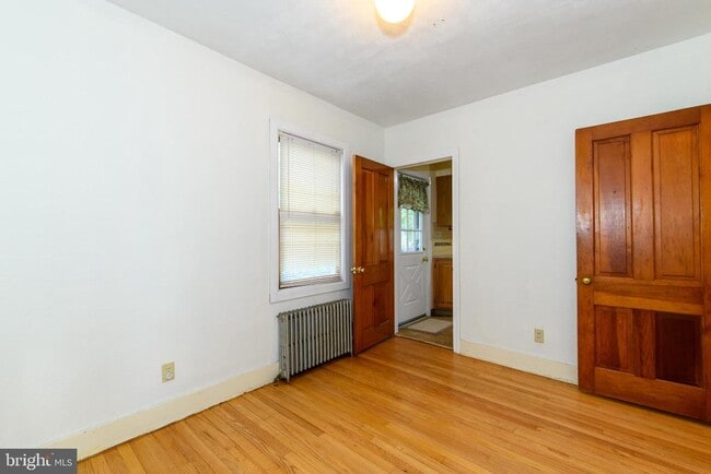 Building Photo - 3205 Cambridge Cir