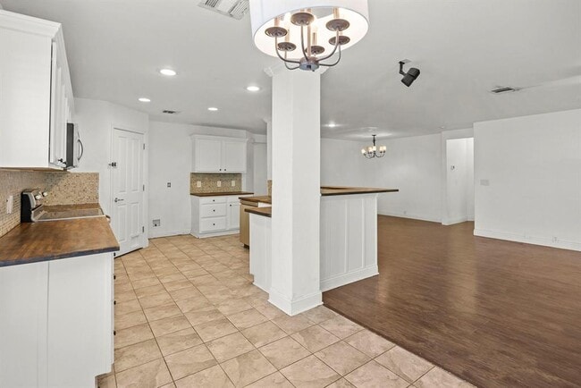 Building Photo - 789 Kingfisher Ln