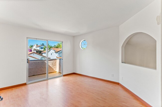 Building Photo - 1539 Mallorca Dr