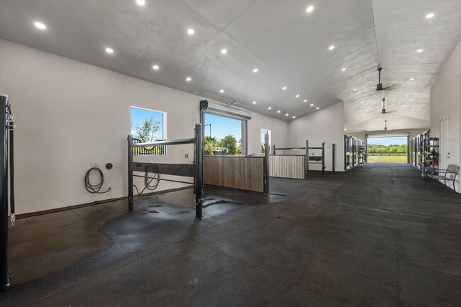 Building Photo - 16175 Deer Path Ln