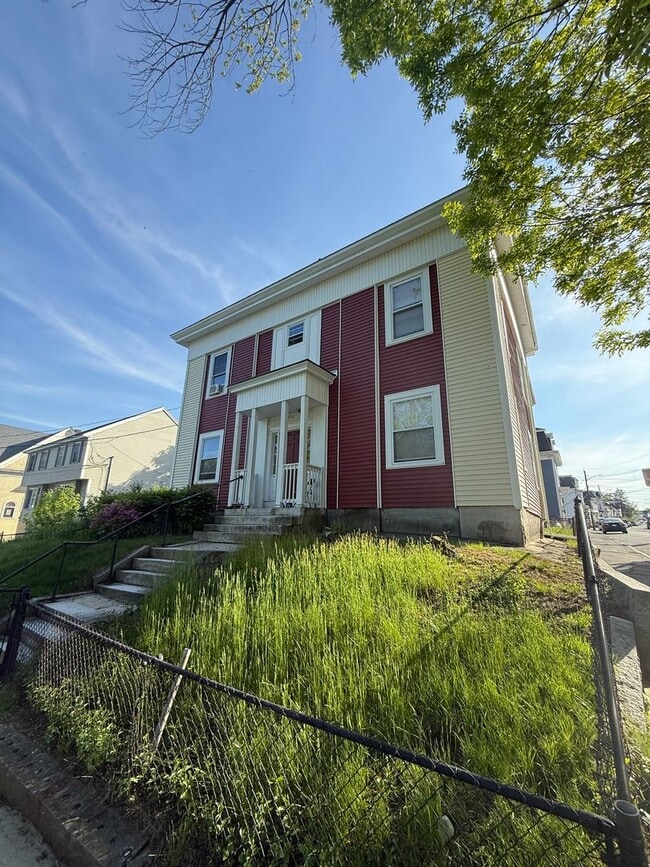 Primary Photo - Studio Apartment for Rent – Utilities Incl...
