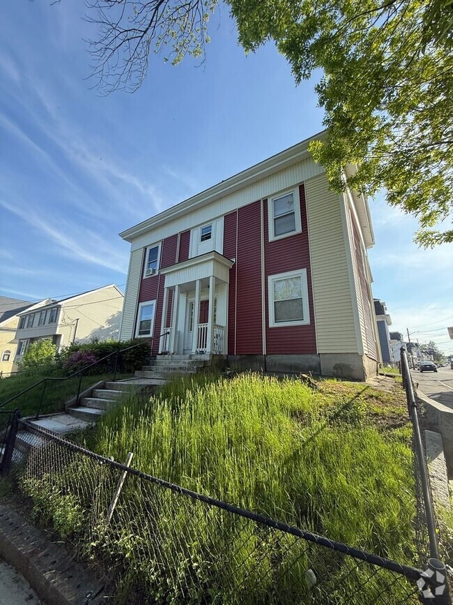 Building Photo - Studio Apartment for Rent – Utilities Incl...
