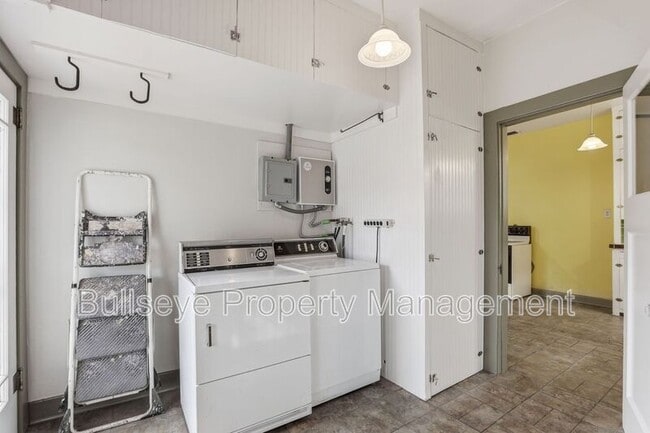 Building Photo - 718 W Roosevelt St