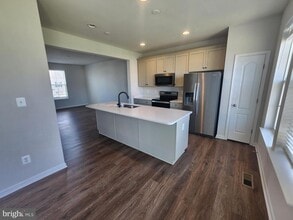Building Photo - 26 Kirby Ct