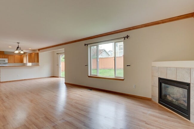 Building Photo - 4 Bedroom 2.5 bath Home in Cherry Hill