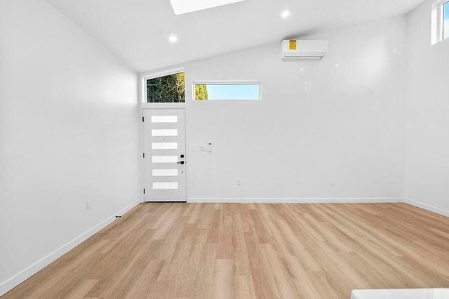 Building Photo - 739 N Formosa Ave