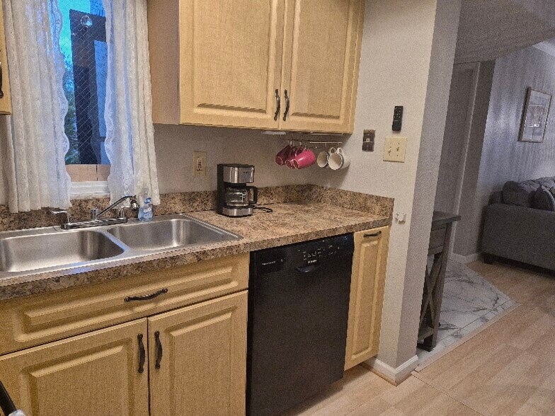 Building Photo - 19505 Quesada Ave