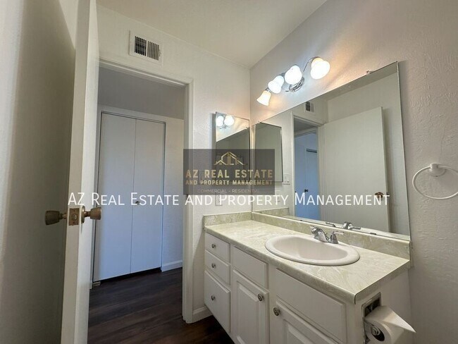 Building Photo - 4620 N 68th St