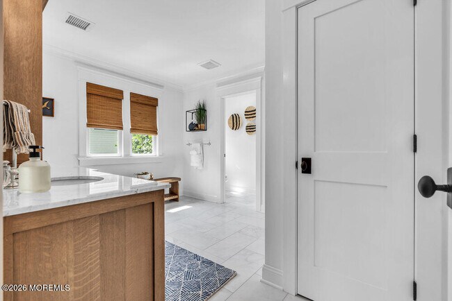 Building Photo - 44 Cowart Ave